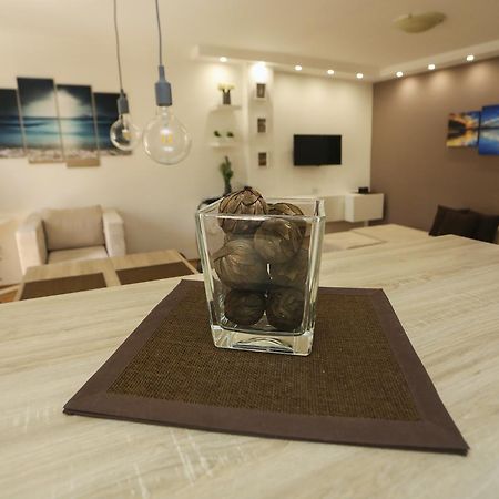 Modern Apartment With Free Parking Нови Сад Екстериор снимка